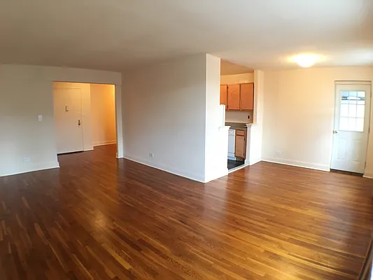 Rented by Kew Forest Realty Inc | media 17