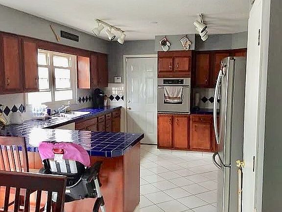 4th image of 211 Moran Dr
