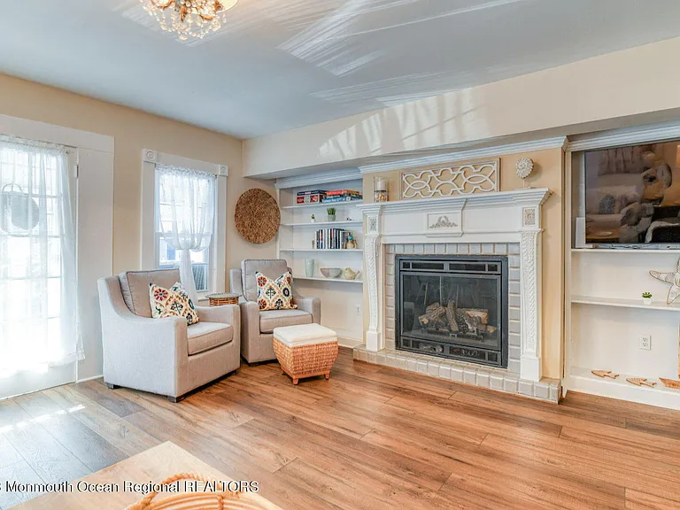 69 Franklin Ave #1 — Photo 16