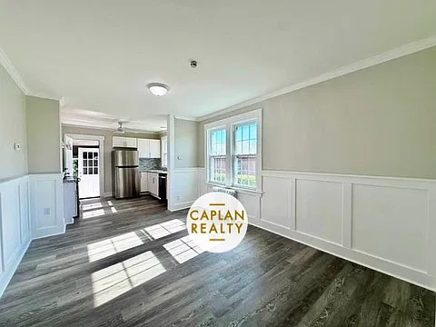 4 bed, 1.5 bath, 2618 sqft, $2,975 — Photo 1