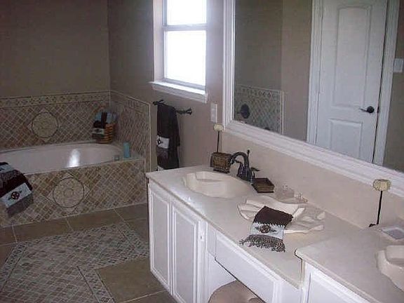 5th image of 417 Flameleaf Ln