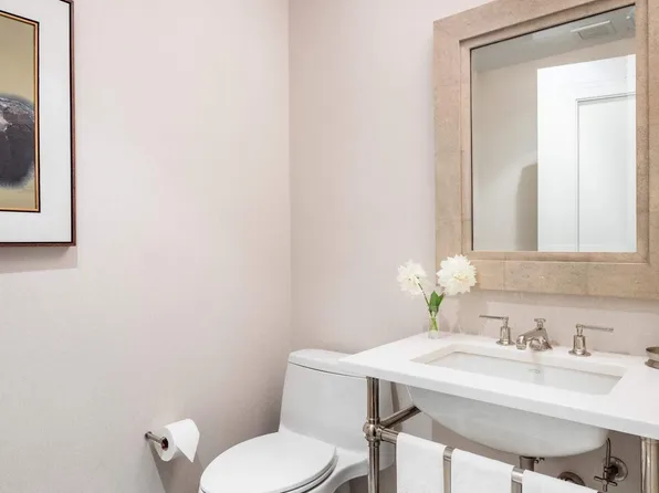 995 5th Avenue image 17 of 19