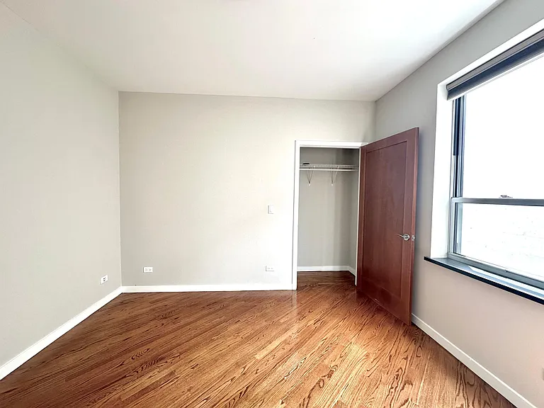 1635 W Cortland St #301 — Photo 15