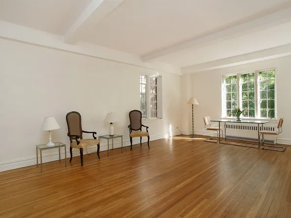 10 Holder Place image 1 of 7