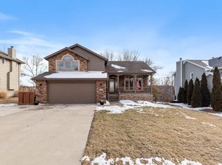 8877 Luin Dr, Clive, IA 50325