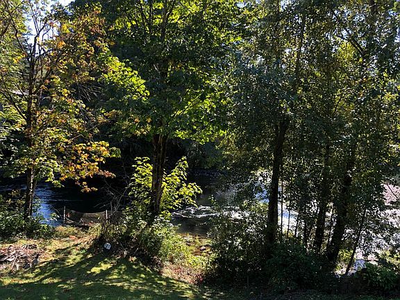 River right in your yard!