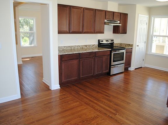 3rd image of 406 Burton Pines Way