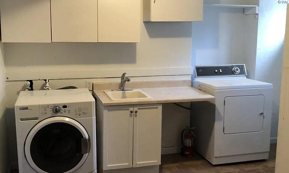 2nd image of 718 S Sharron St Unit B
