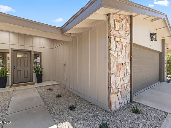 3rd image of 211 W Braeburn Drive