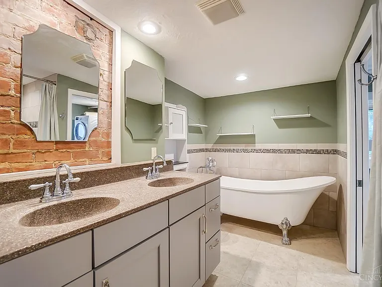 2158 Stratford Ave #2 — Photo 3