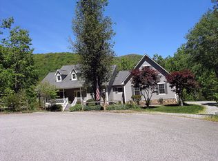 677 Spring Crest Rd, Cleveland, GA 30528