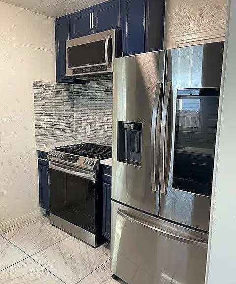 3819 Roseland Ave — Photo 10