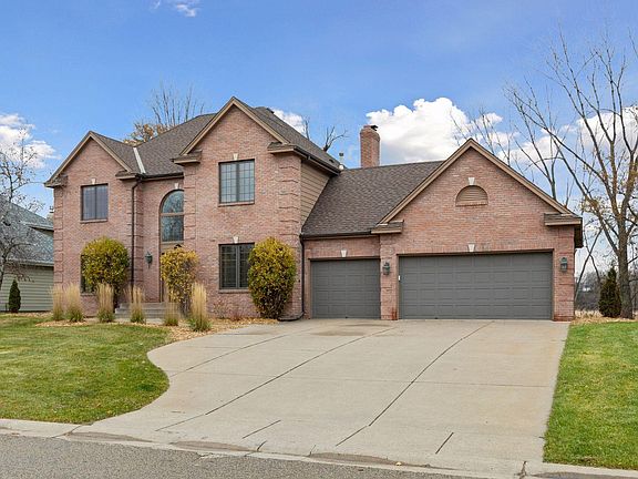 3rd image of 248 Meadowood Ln