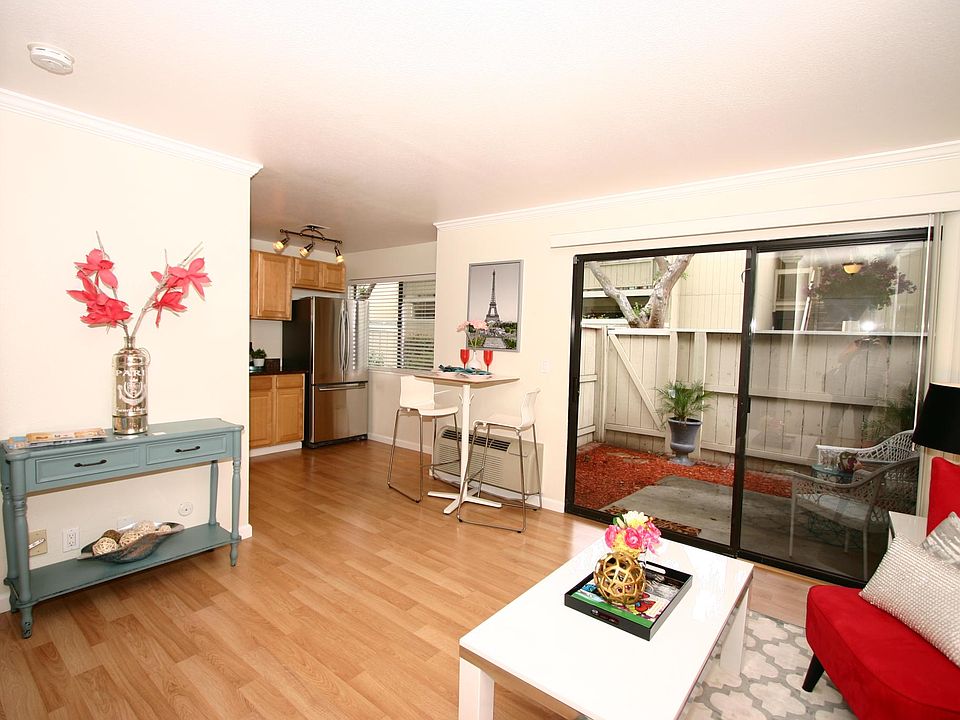 1st image of 954 Kiely Blvd Unit B