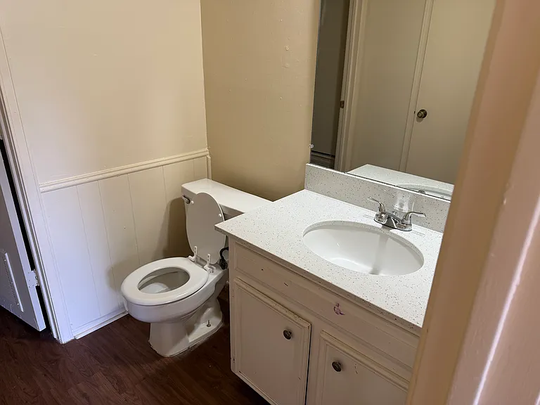 2730 Parkchester Dr — Photo 5