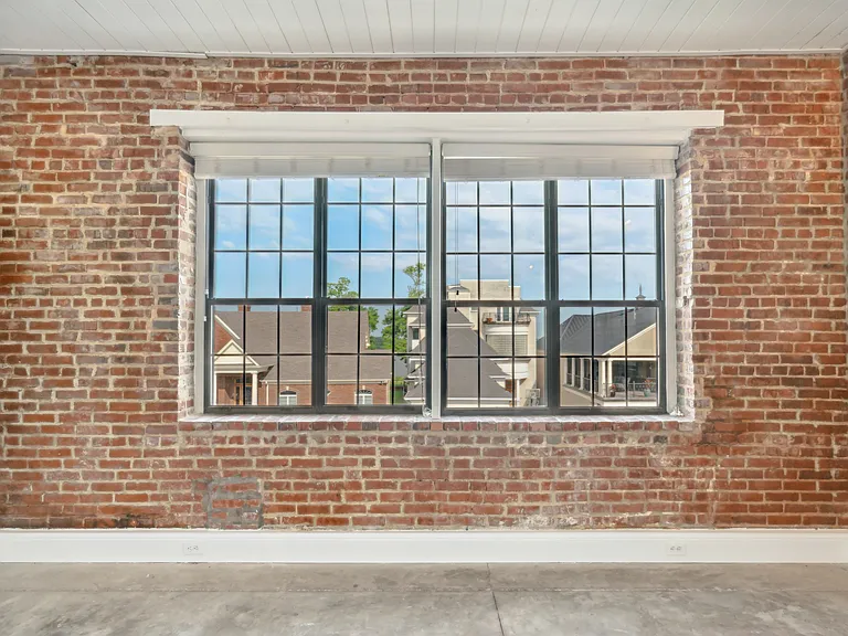 Big Windows w/ Big Views