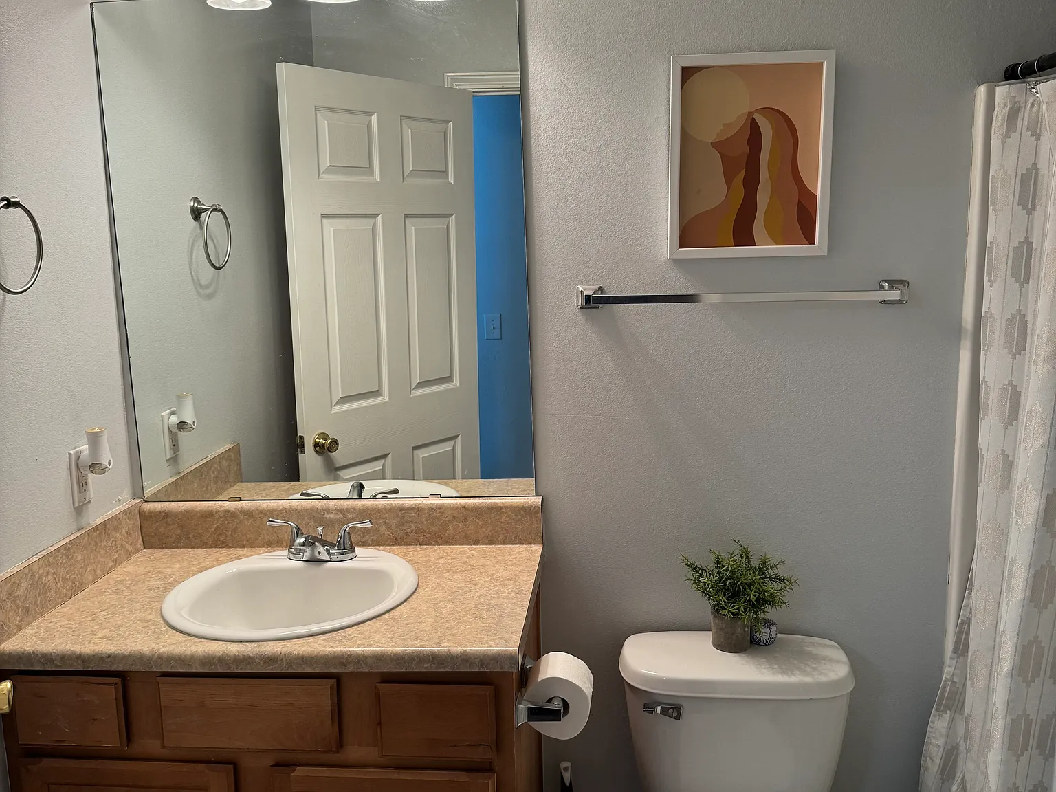 3 bed, 1371 sqft, $1,900 — Photo 4