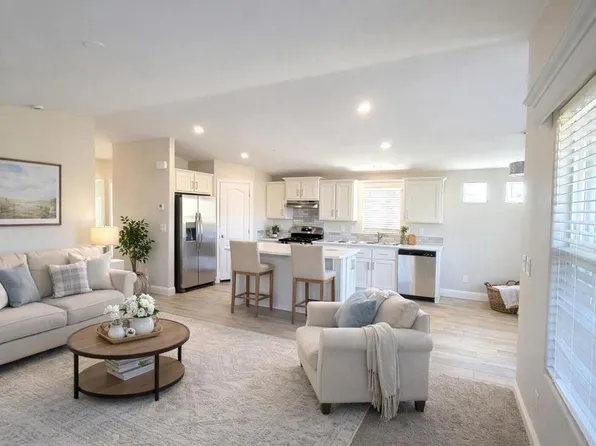 73296 Broadmoor Dr, Thousand Palms, CA 92276