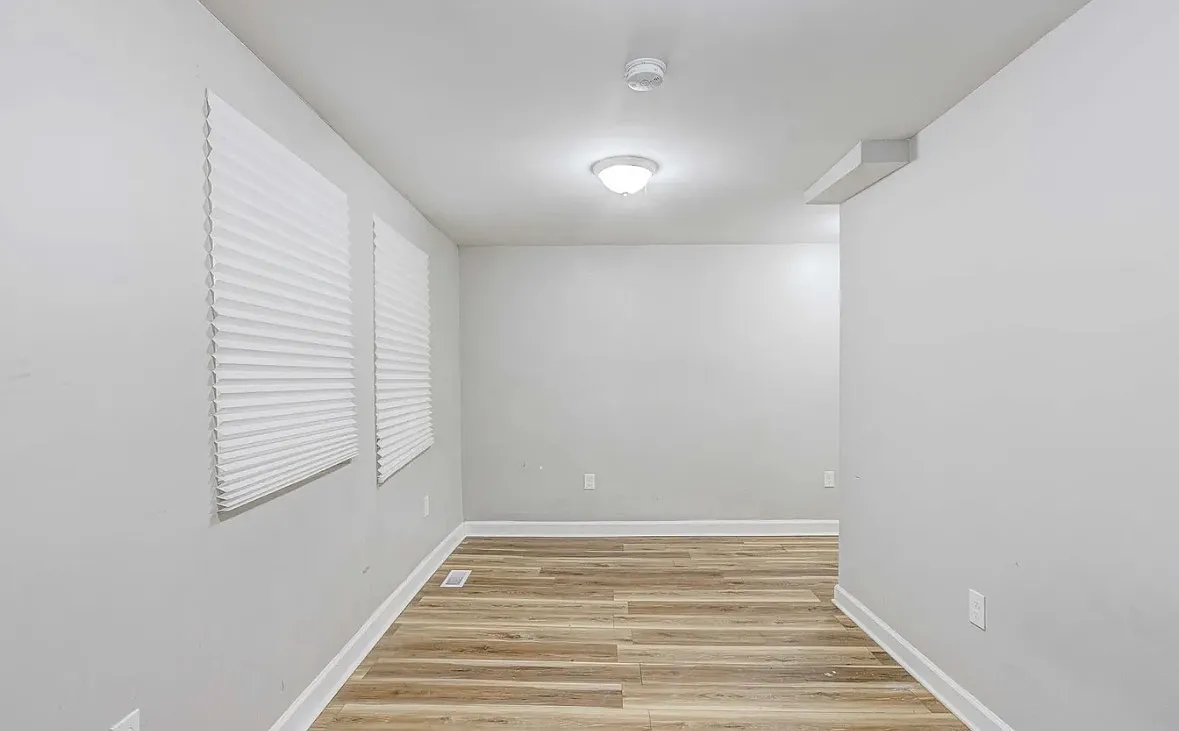2 bed, 1000 sqft, $1,400 — Photo 3
