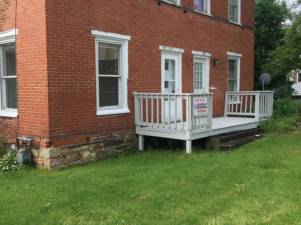 2nd image of 204 Woods Ave