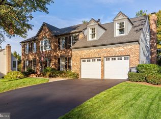 6191 Hidden Canyon Rd, Centreville, VA 20120