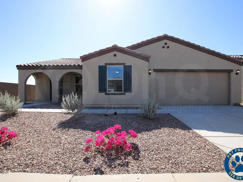 1547 E Desert Breeze Dr