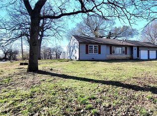 1001 N Main St, Yates Center, KS 66783