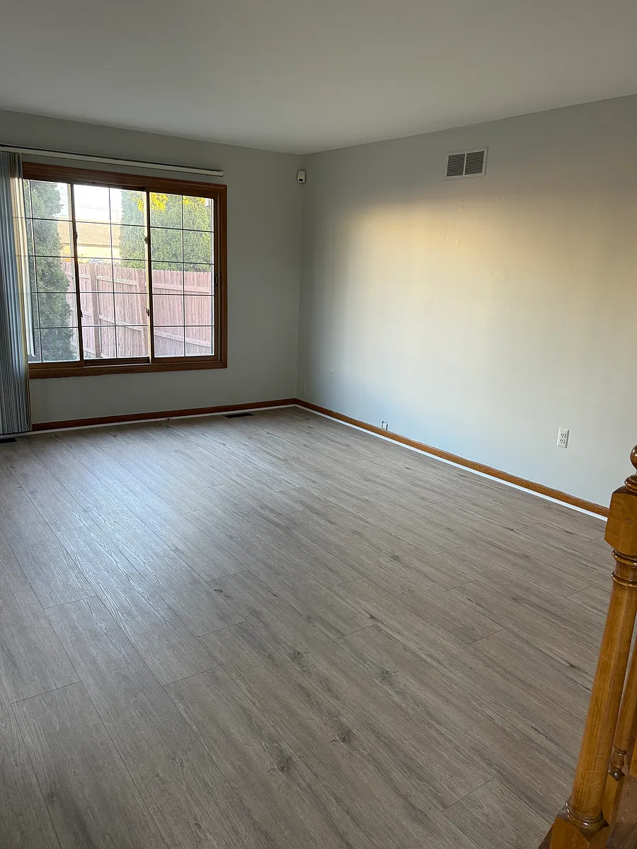 Building Photo - 16891 Penrod Dr