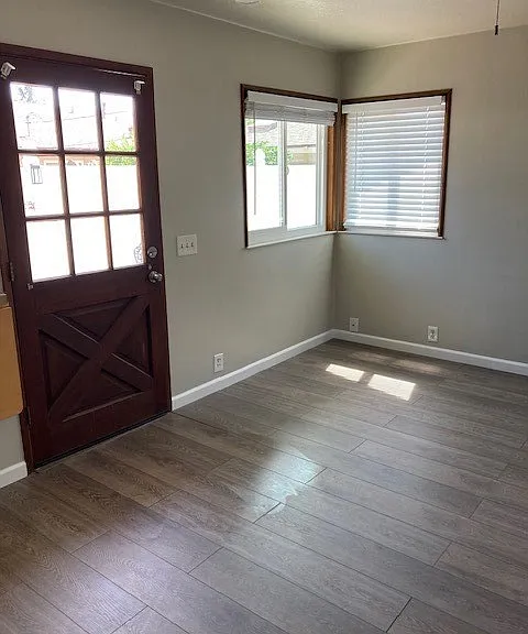 947 E Cypress Ave — Photo 5