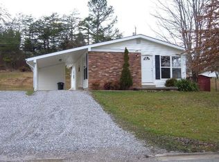 179 Troxel Dr, Oneida, TN 37841