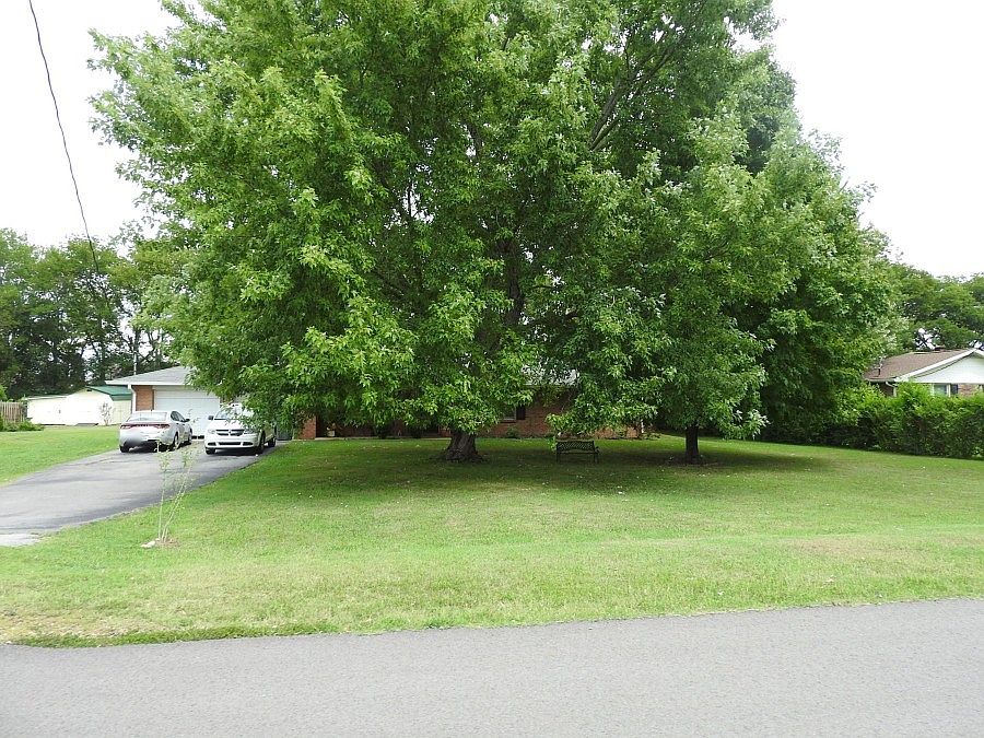 1st image of 1619 Lilac Dr