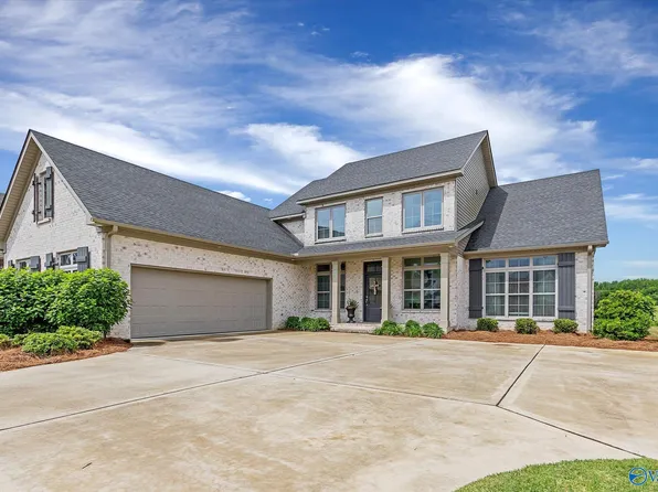 4301 Ruby Pointe Dr SE, Decatur, AL 35603