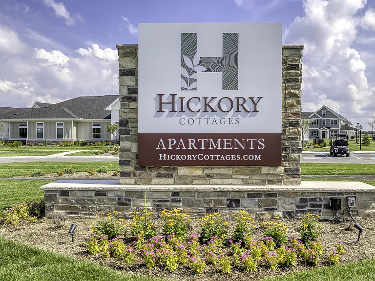 Hickory Cottages Apartment Homes — Photo 6