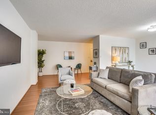 501 Slaters Ln APT 122, Alexandria, VA 22314