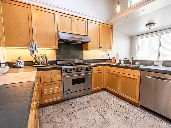 4th image of 2710 Greenwich St #2