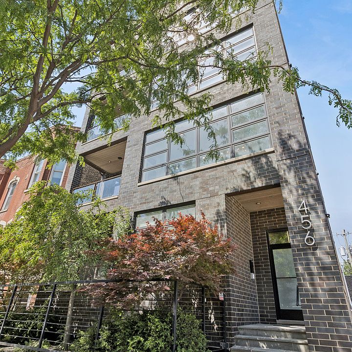 1st image of 456 N Carpenter St APT 2