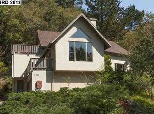 2110 Mastlands Dr, Oakland, CA 94611