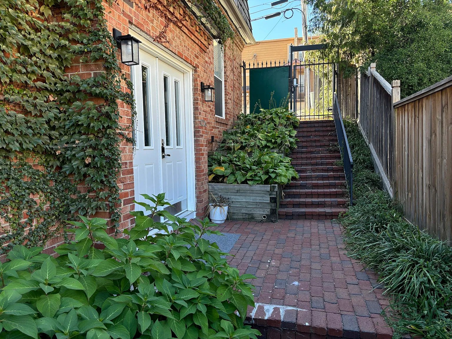 Belleview Apartments — Photo 4