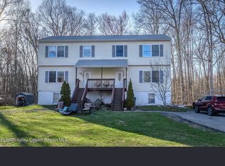 27 Dandelion Ln #27B, Wallkill, NY 12589