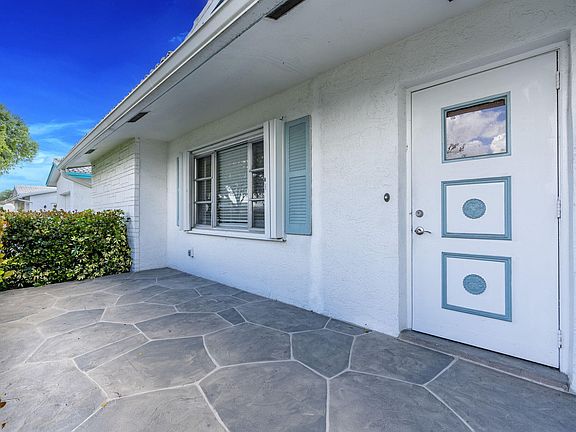 5th image of 1141 NW 90th Way