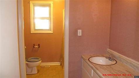 4th image of 714 Headden Dr