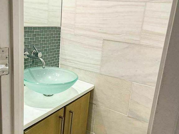 4th image of 163 W 80th St APT 2A