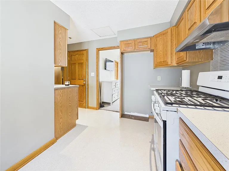 750 Robert St S #2 — Photo 6