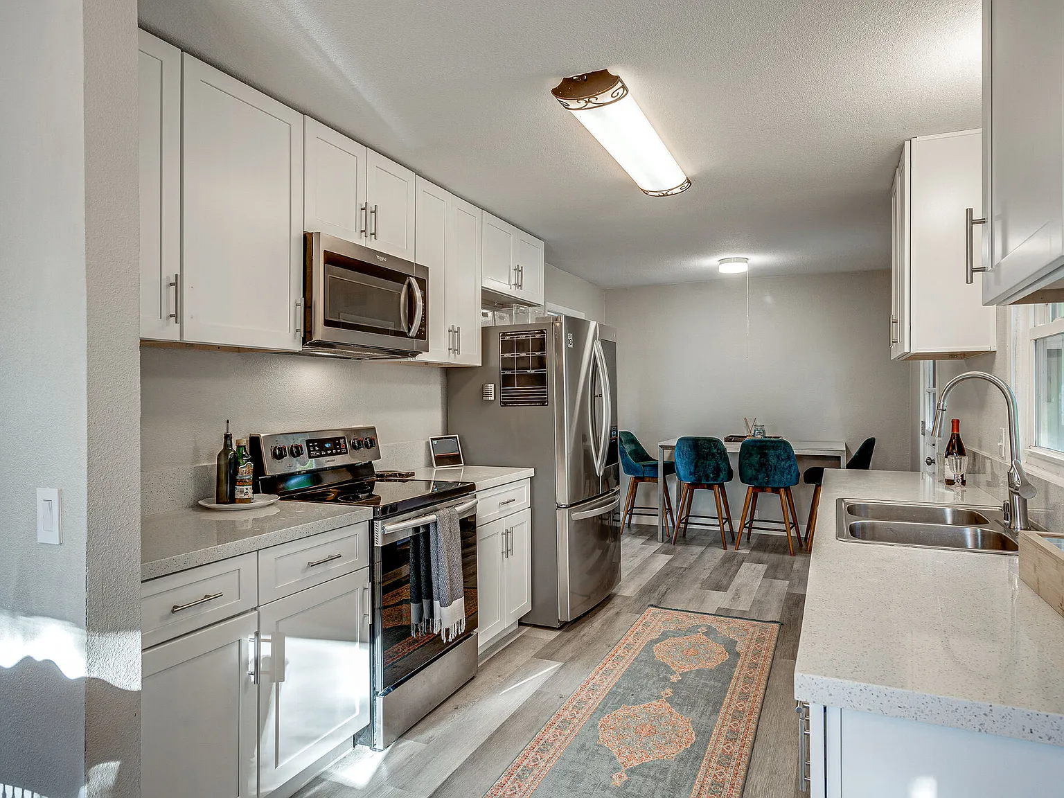 3 bed, 1944 sqft, $3,100 — Photo 4