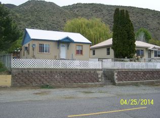 208 Beach St, Pateros, WA 98846