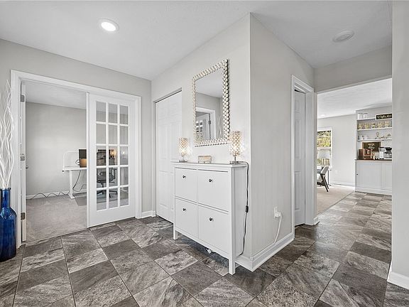 5th image of 264 Lily Ridge Dr