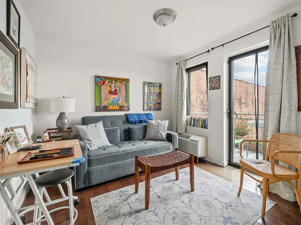 138 Seeley Street image 6 of 8