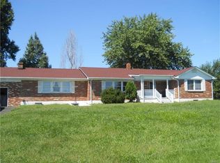 957 Hillsboro Rd, Farmington, MO 63640