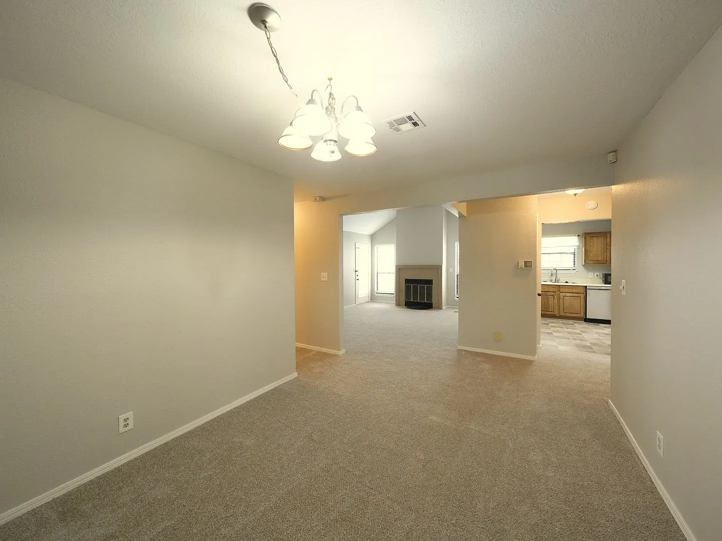 3 Bed | 2 Bath | South Tulsa — Photo 3