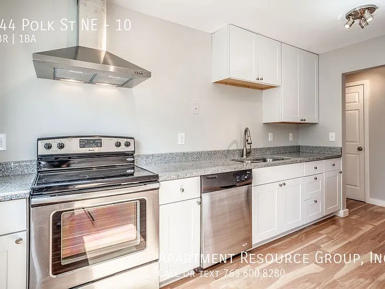 744 Polk St NE #10 — Photo 5